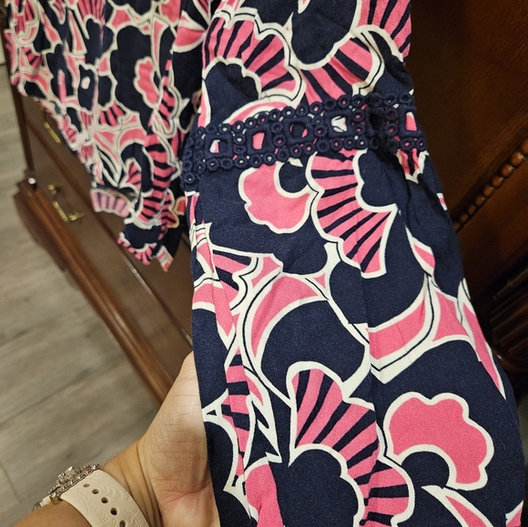 Crown and Ivy Blouse - Picture 3 of 4